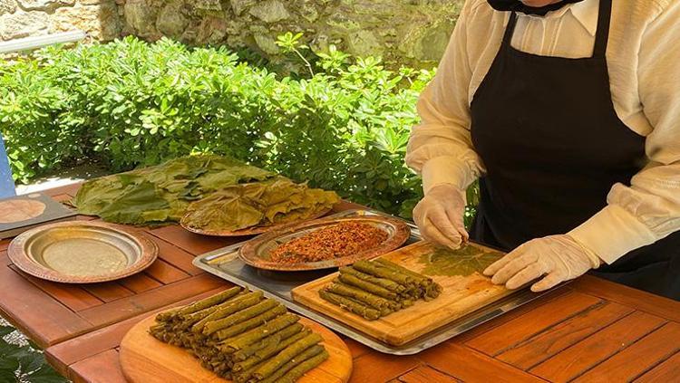 Tek tek sararak başladı, günde 40 kiloya ulaştı Yapamazsın diyenleri dinlemedi: Sabahları hademe, geceleri üretici oldum