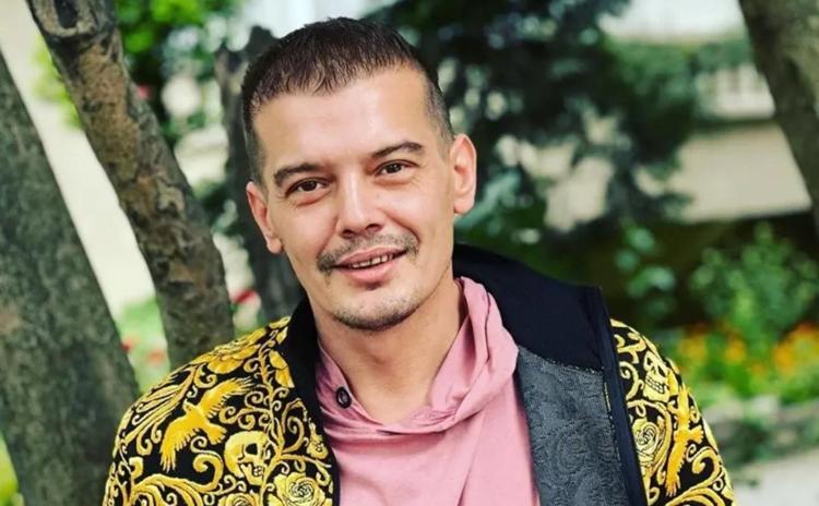 Arda Kural aşk orucunu bozdu Sevgilisiyle romantik pozlar verdi