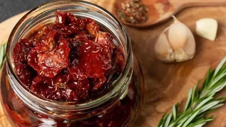 Domates nasıl kurutulur Dünyanın parasını verip marketten almaya son