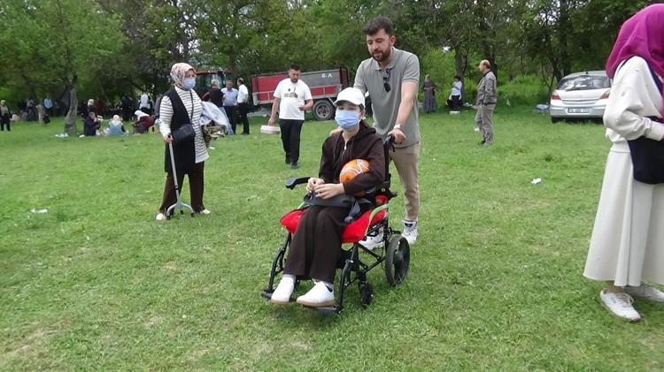 En büyük hayali basketbolcu olmak Tam 2 yıldır mücadele ediyor: ‘Çocuklar için daha zor’