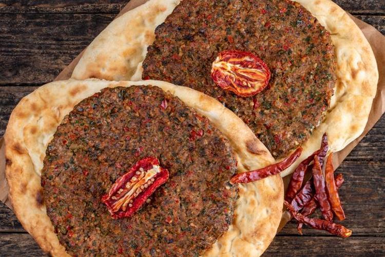 TEPSİ KEBABI NASIL YAPILIR
