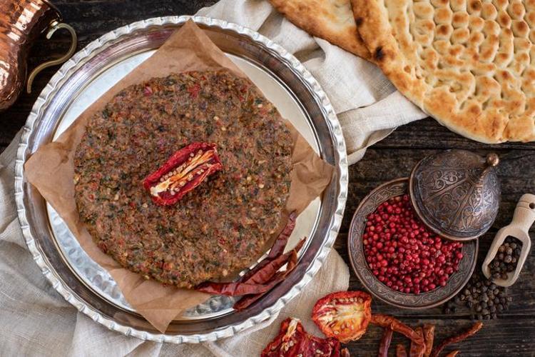 İçi sulu sulu tepsi kebabı tarifi Deneyenlerden tam not alıyor