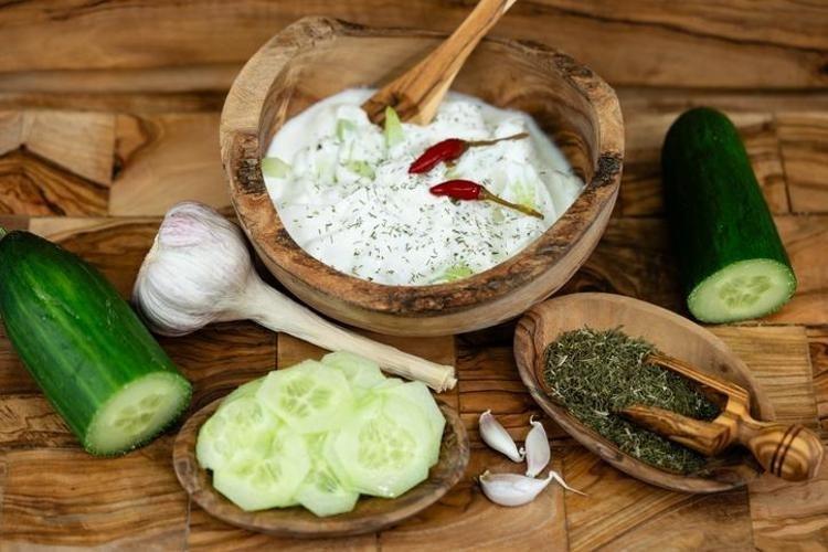 SARIMSAĞI EZMEYİN TUZLA DÖVÜN