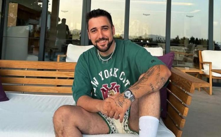 YENİ AŞKA YELKEN AÇTI