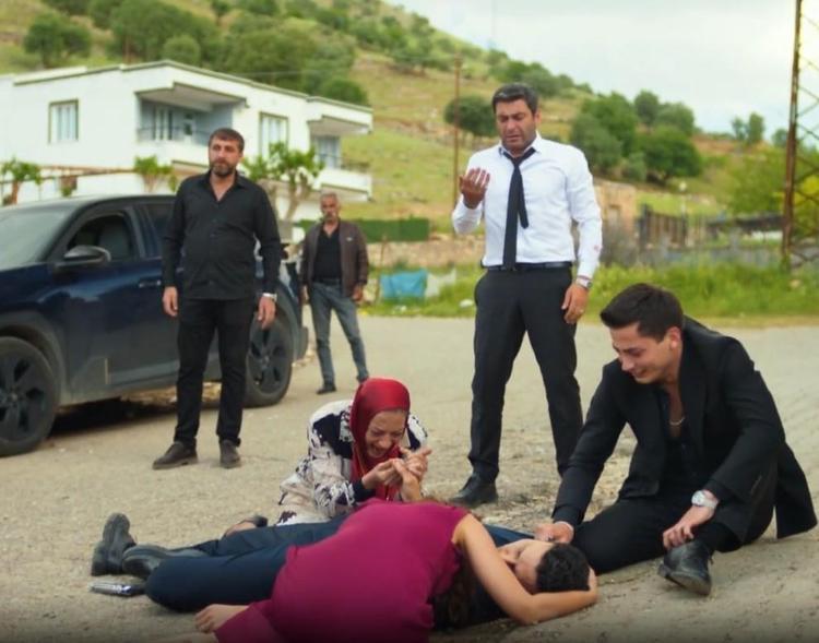 Uzak Şehirden ayrıldılar Atakan Özkayadan rol arkadaşlarına veda