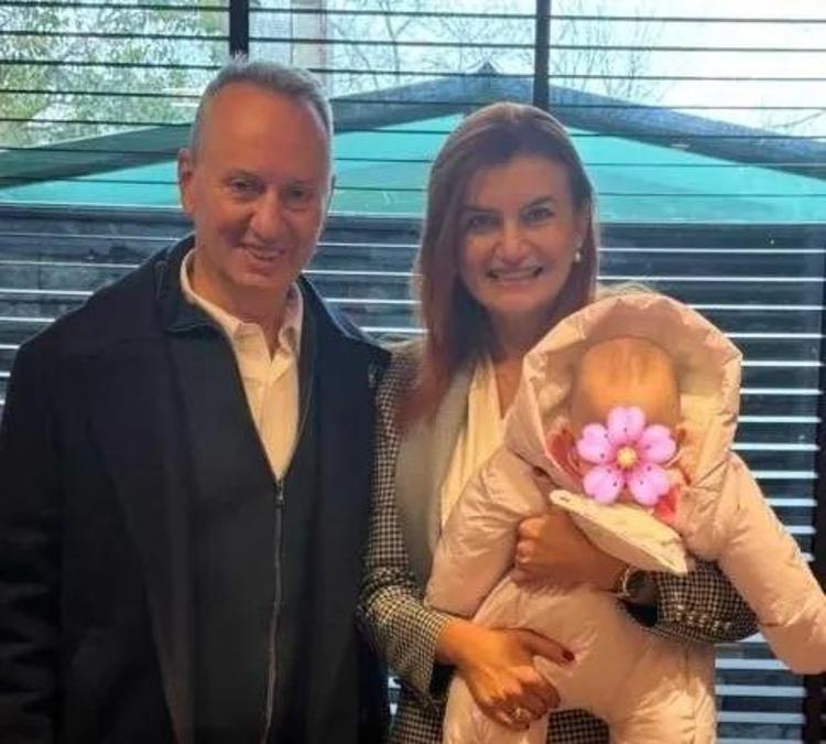 Şok ayrılığın ardından evlat acısı çıktı Sosyetenin ünlü isminden boşanma açıklaması