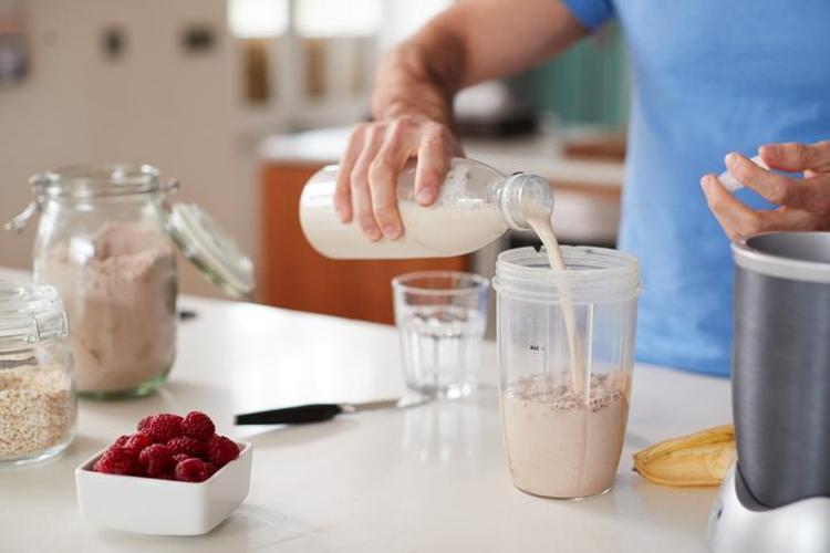 İnek sütü yerine tüketin 1 bardağında sadece 30 kalori var