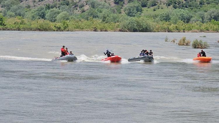 Kelkit Çayında kaybolan gençten acı haber Cansız bedeni 13 kilometre uzakta bulundu