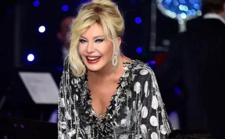 Konserlerini iptal eden Emel Sayın’dan üzen haber