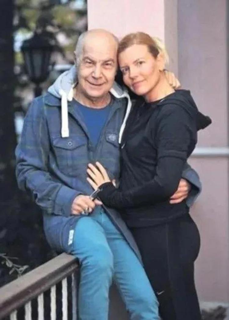 Mazhar Alanson’un son hali endişelendirdi Ünlü sanatçı yürümekte zorlandı