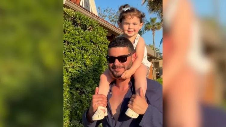 Berk Oktay kızı Mira Milena ile eğlendiği anları paylaştı