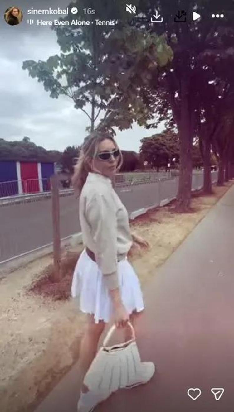 Sinem Kobal tarzıyla sosyal medyayı salladı
