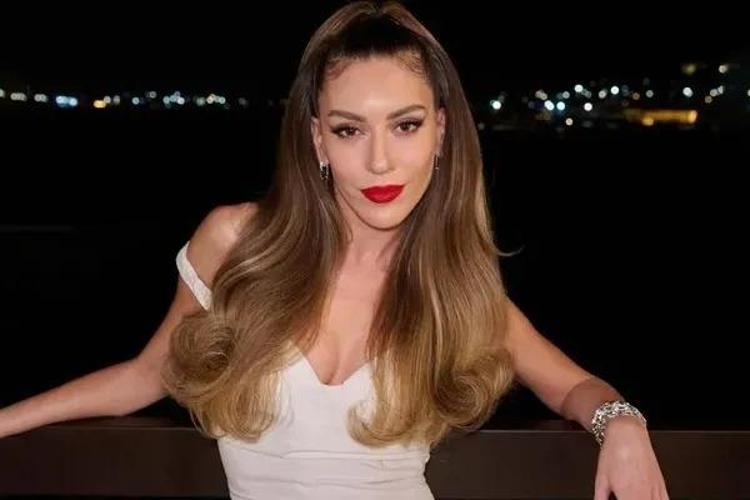 Sinem Kobal tarzıyla sosyal medyayı salladı