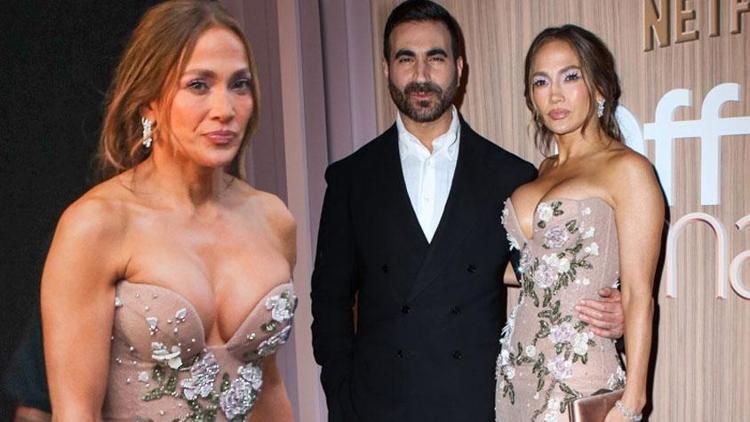 Jennifer Lopezin göğüs dekoltesi galaya damga vurdu