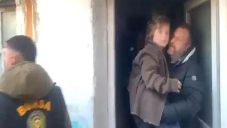 Küçük çocuk 7 yıl harabe evde tutulmuştu: ‘İnsan ticareti’nden yargılanacaklar