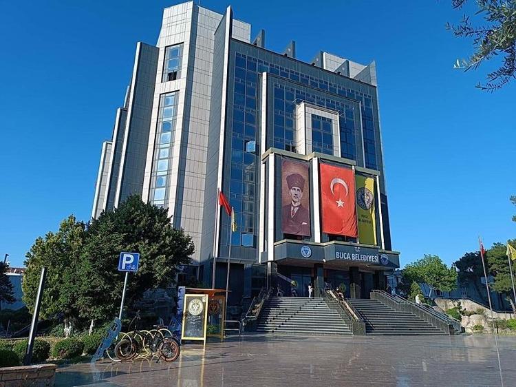 Buca Belediyesi’nde akıl almaz yolsuzluk çarkı Memur maaşıyla 13 yarış atı almış