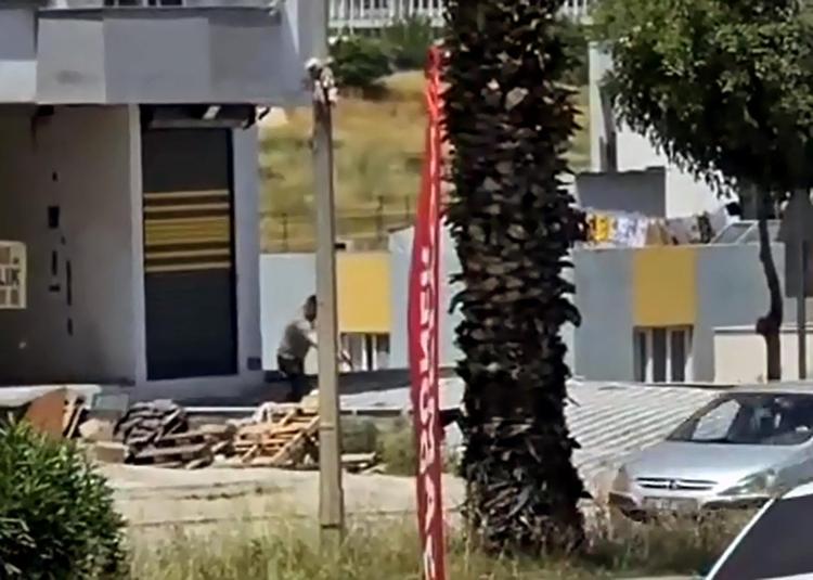 Şarjörü boşaltıp oğlunun başında beklemişti Babanın ifadesi ortaya çıktı: Oğlumu kurtaramadım
