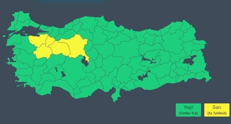 Yollar taş ve çamurla doldu Aniden başladı, Başkent felç oldu: 5 il için sarı alarm