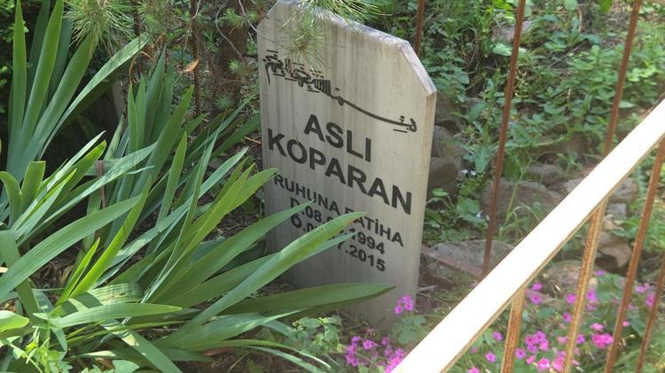 Kanser hastası baba, 2 evladını yan yana defnetti Yürek yakan anlar
