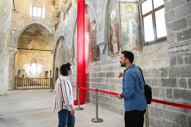 Paşabağlarından Meryem Ana Kilisesine Yunanistan Kültür Bakanı Kapadokyanın hazinelerini gezdi