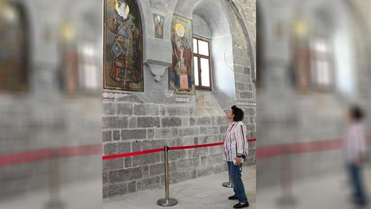 KAPADOKYANIN LABİRENTLERİ YUNAN BAKANI BÜYÜLEDİ