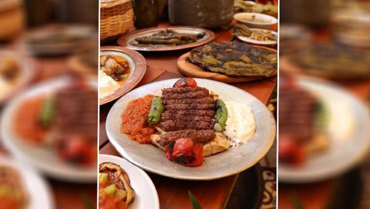 MANİSA’NIN GELENEKSEL LEZZETLERİ FESTİVALDE BEĞENİ TOPLADI