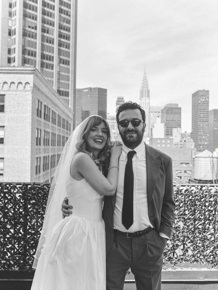 Hasan Can Kaya ile Duygu Karabaştan New Yorkta sürpriz nikah