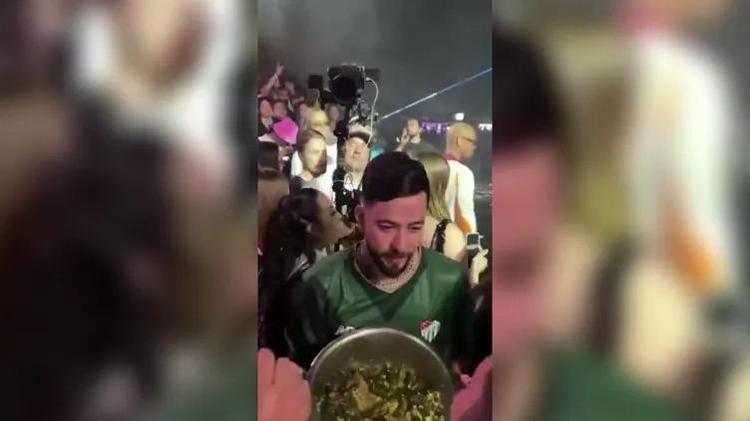 Ünlü DJ Mahmut Orhandan binlerce kişiye sarma ikramı