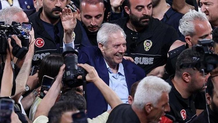 Yıllar sonra yeniden koltuğa oturdu İşte Aziz Yıldırımın yol haritası