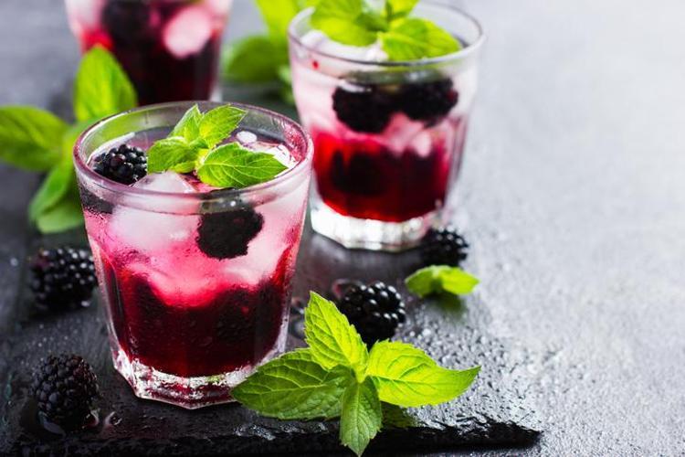 Ev yapımı orman meyveli soda tarifi Yaz sıcaklarında içinizi ferahlatacak en leziz içecek