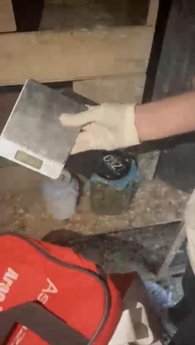 TERAZİYİ FAZLA YEM VERMEMEK İÇİN KULLANIYORUM