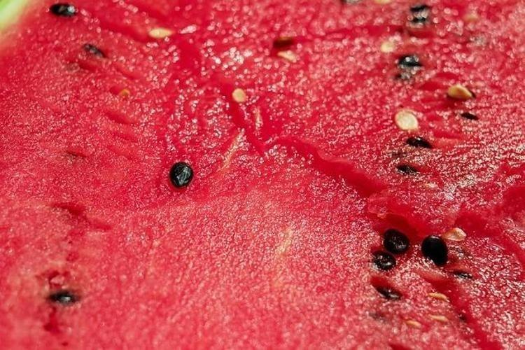 KARPUZUN İNSAN VÜCUDUNA FAYDALARI NELERDİR