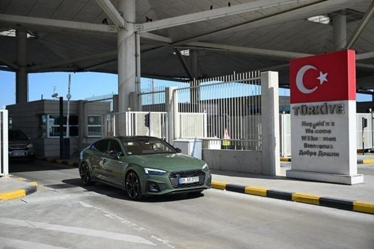 ‘BURNUMUZDA TÜTÜYOR’