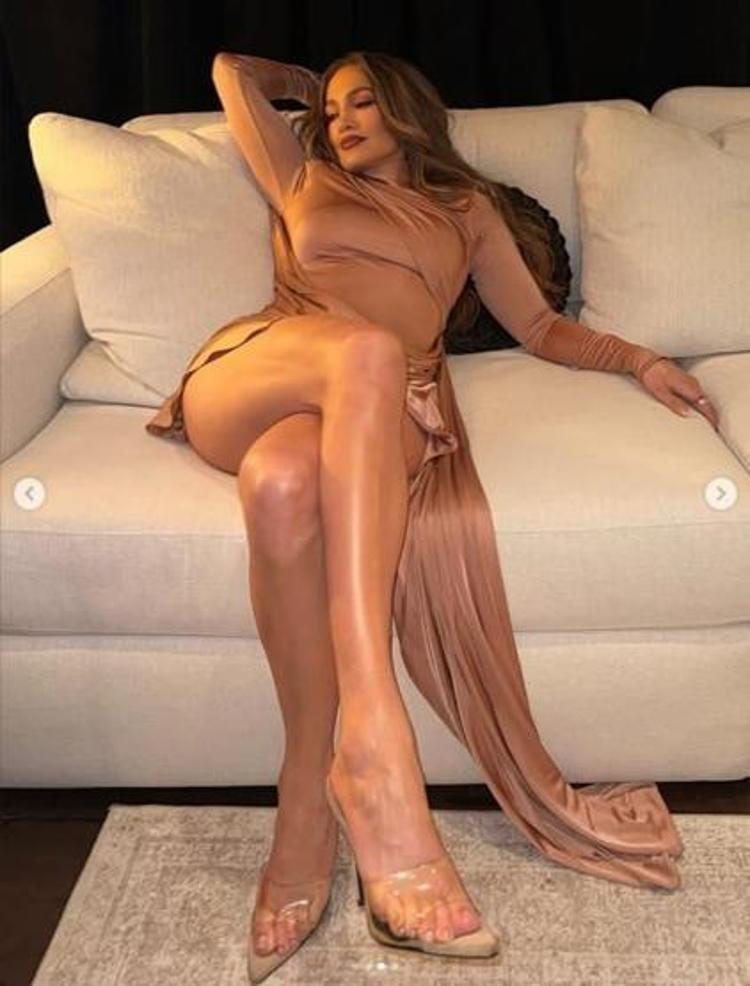 Jennifer Lopez, yaralarını milyonlarla sarıyor