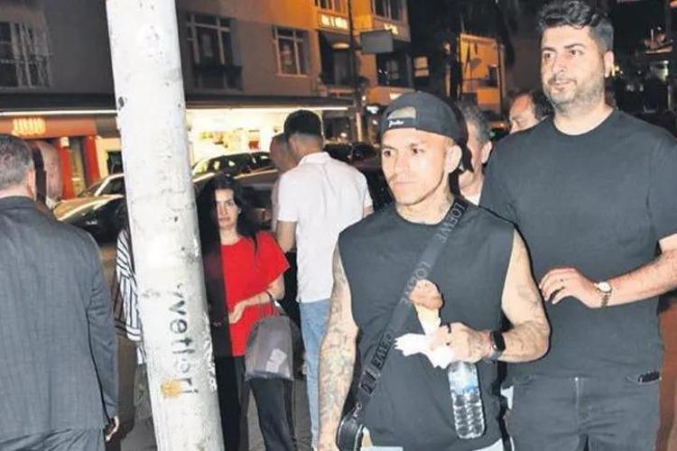 Lucas Torreira yumruklu saldırının ardından ilk kez görüntülendi Artık adımını bile onsuz atmıyor