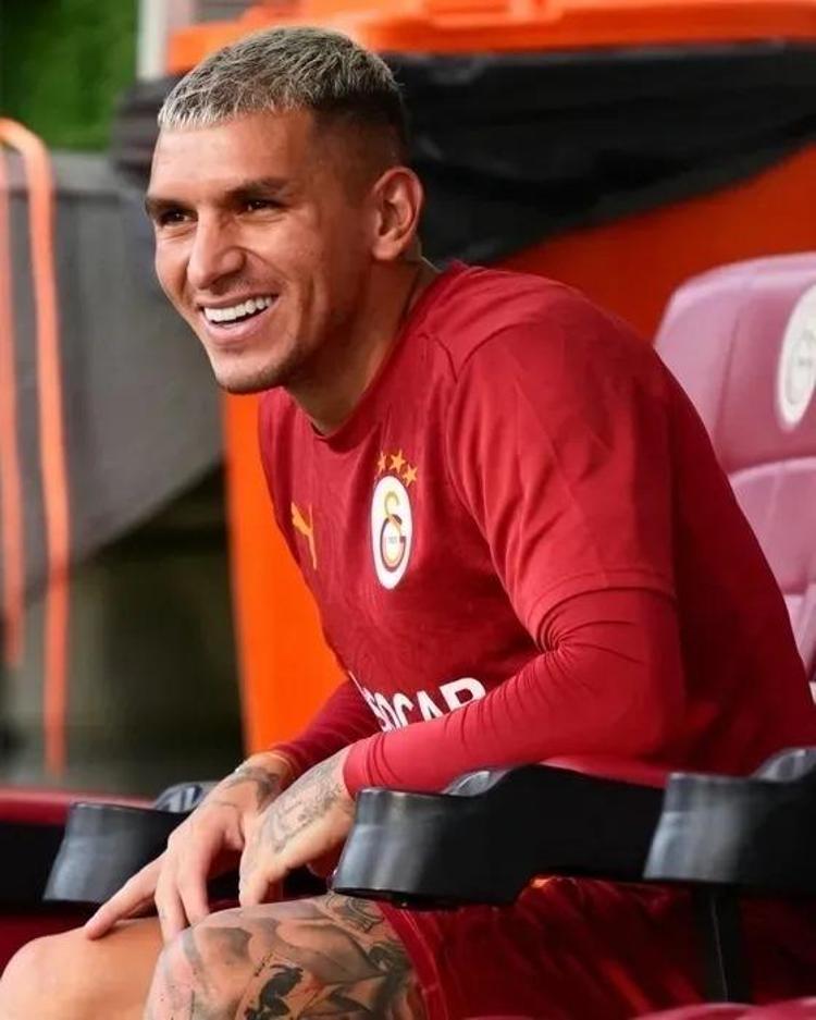 Lucas Torreira yumruklu saldırının ardından ilk kez görüntülendi Artık adımını bile onsuz atmıyor