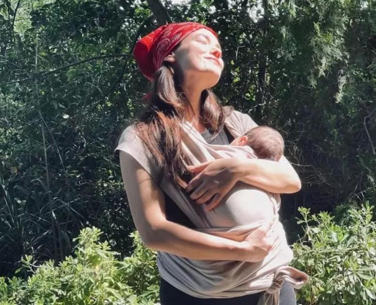 ANNE OLUNCA HEM GÜÇLÜ HEM KIRILGAN HİSSEDEBİLİYORSUN