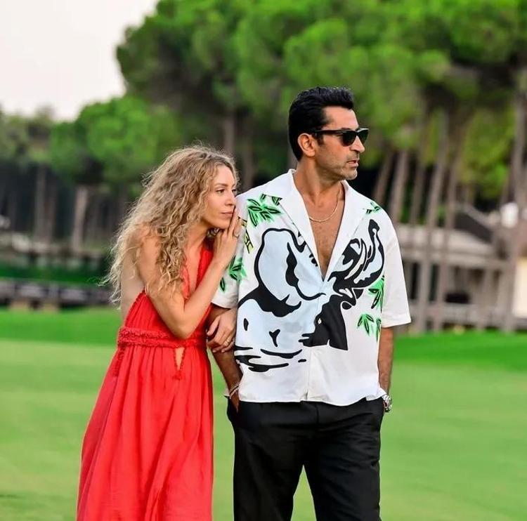 Sinem Kobal ve Kenan İmirzalıoğlu çiftinin ezber bozan ilk karşılaşma anı