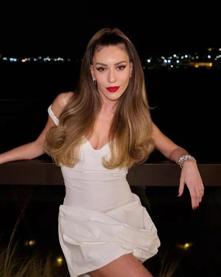 Sinem Kobal ve Kenan İmirzalıoğlu çiftinin ezber bozan ilk karşılaşma anı
