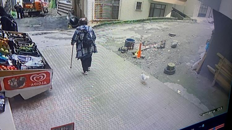 12 yıllık marketin en sadık müşterisi Kapıyı çalıp yiyecek istiyor