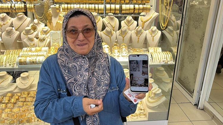 Sahte evrağa inandı, uyarıları dinlemedi Bileziklerini bozdurdu, polis son anda durdurdu