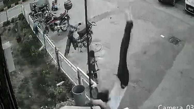 12nci kattan düştü, hayata tutundu 14 yaşındaki Ecrinin mucize kurtuluşu: Baba sizi bırakmayacağım