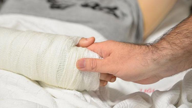 12nci kattan düştü, hayata tutundu 14 yaşındaki Ecrinin mucize kurtuluşu: Baba sizi bırakmayacağım