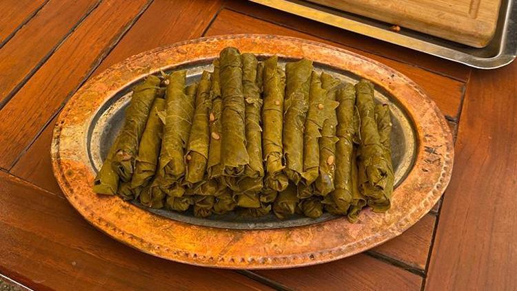 Soğuk soğuk yemelik zeytinyağlı sarma tarifi Lezzeti baş döndürüyor