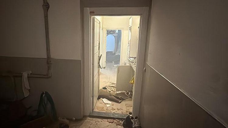 Komşuları ihbar etti, yakalanınca sinir krizi geçirdi Evden zorla çıkarıldı