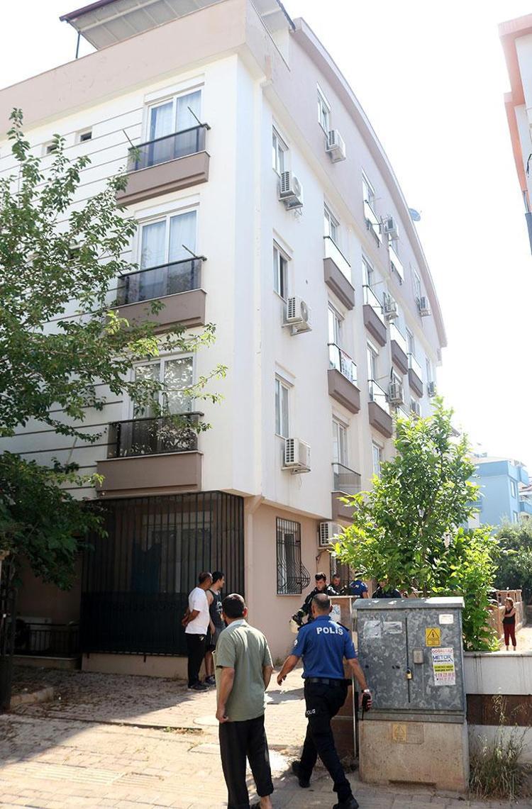 Komşuları ihbar etti, yakalanınca sinir krizi geçirdi Evden zorla çıkarıldı