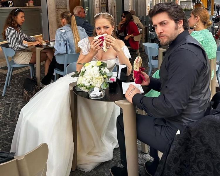 Tek celsede boşanan İpek Filiz Yazıcı yeni ilişkisini ilan etti Romantik poz geldi