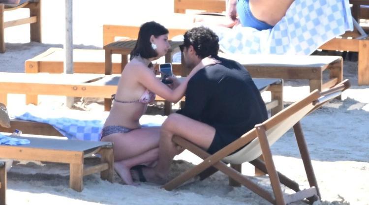 Ali Öner ile sevgilisi Zeynep Atılganın romantik anları