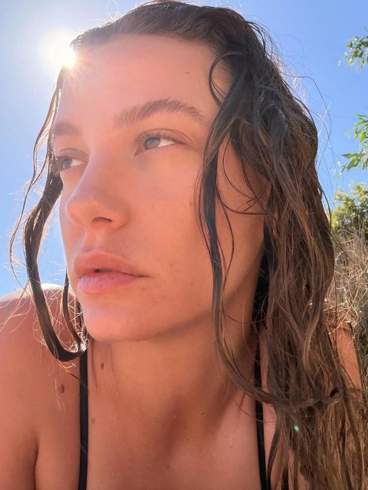 Serenay Sarıkaya tatil sezonunu annesiyle birlikte açtı