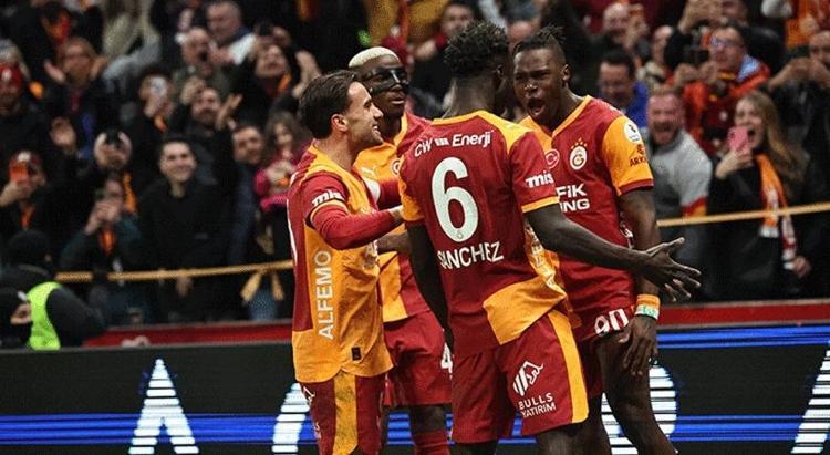 Osimhenin intikamı masada alınıyor Napoliye dev fatura